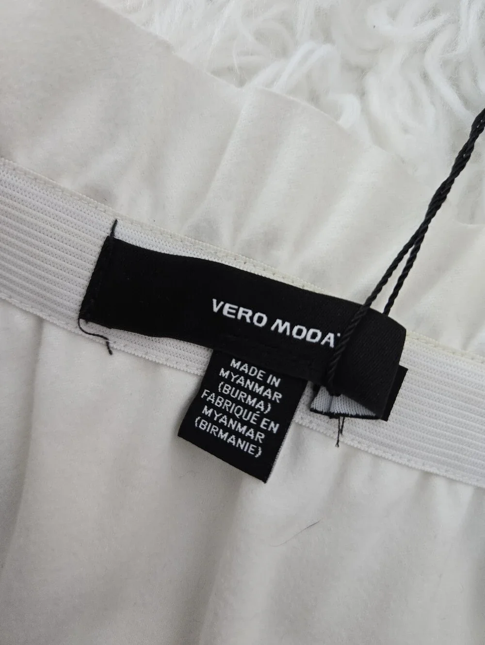 Vero Moda high waist paperbag style cream-colored coated faux leather mini skirt